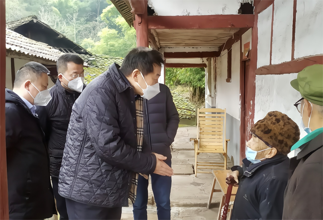 四川省尊龙凯时集团党委书记、董事长任丁率队赴嘉陵区开展帮扶工作